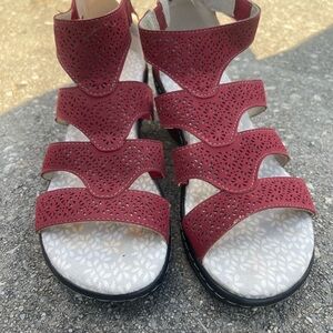 JBU Women's Red Strappy Sandals